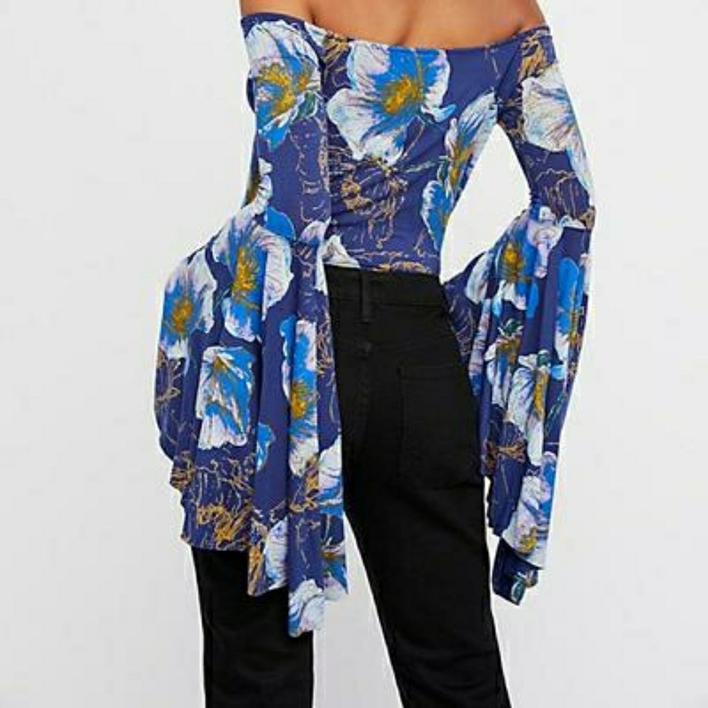 FREE PEOPLE - LADIES TRUMPET SLEEVE TOP, Size M - Trending Womens Tops, Spring - Picture 2 of 3